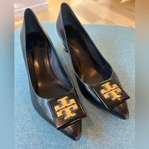 Tory Burch Black Leather Gold Logo Pointy Toe Kitten Heel Pump